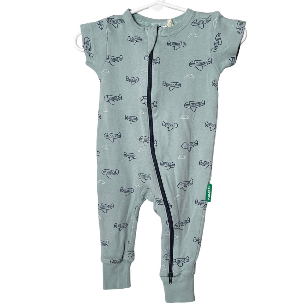 Parade Organic short Sleeve Footless Baby Onesie with airplanes size 0-3 months